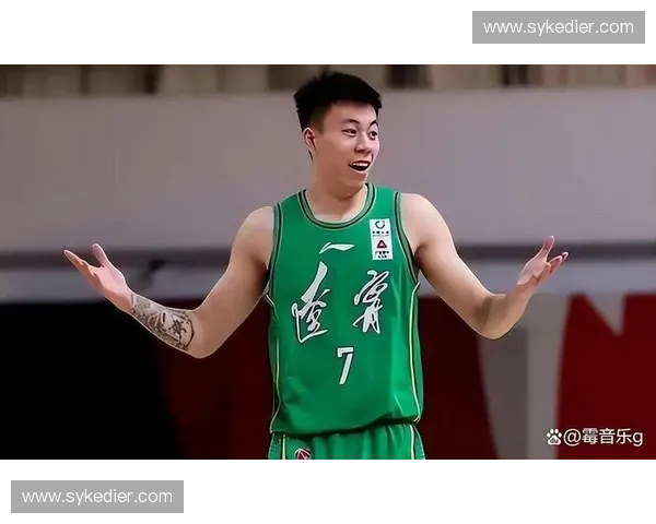 张镇麟成功融入上海久事防守体系,其锋线协防能力成球队连胜保障